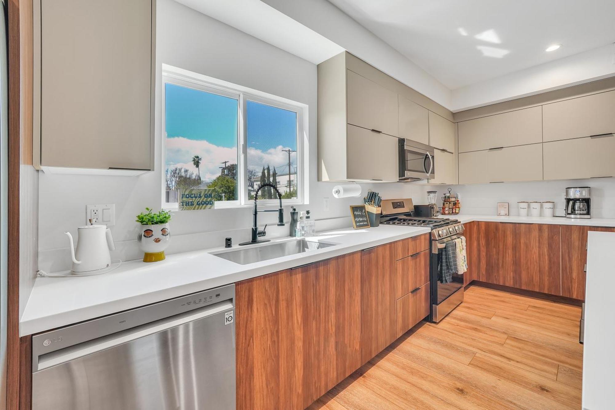 Luxurious Townhome W/3 Master Suites Gated Parking Los Angeles Exteriör bild